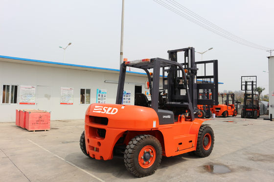 Двигатель 5T Mitsubish ISUZU компенсирует дизельную платформу грузоподъемника